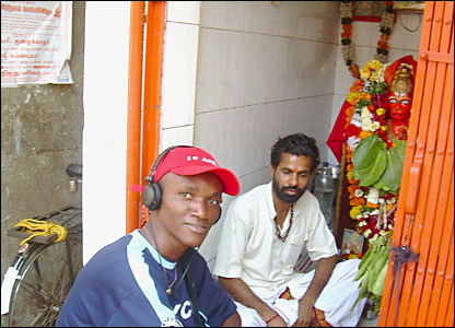 Umaru fofana with a Hindu priest