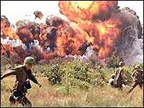 Ataque com napalm durante a guerra do Vietnã