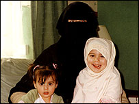 شہناز اپنے بچوں کے ہمراہ