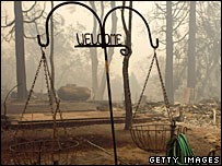 Một ngôi nhà bị hỏa hoạn phá huỷ tại California