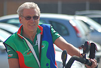 David Thomas ar ei feic