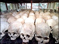 کھمیرروج قتل عام کے شکار لوگوں کی کھوپڑیاں فائل فوٹو