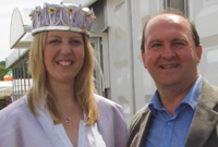 Llongyfarchiadau - Rhiannon gyda'i hen brifathro, Hywel Pugh, Ysgol Gyfun Pantycelyn, Llanymddyfri