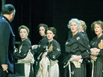 《她裸露的皮肤》剧照