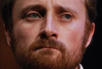 Owain Arwyn fel Procter