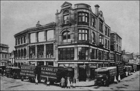 Knees Department store in the early 1900s