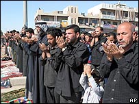 Tín đồ Hồi Giáo ở Baghdad cầu nguyện