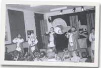 Cwmni Arad Goch yn perfformio Twm Sion Cati