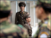 Lính Bắc Hàn tại khu phi quân sự