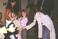 Plant yn derbyn gwobrau