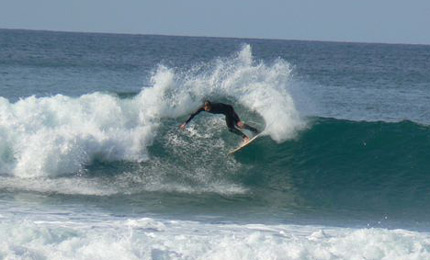 Talk about deep cut back. Aussie charger Joe Williams does it as good as anyone. Amy Williams, Portugal 1/07