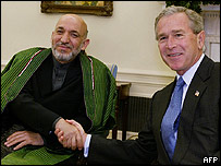 Hamíd Karzáí a George Bush