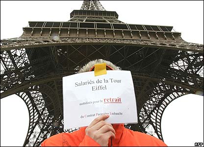 Menara Eiffel, salah satu tujuan utama wisata di Paris, ditutup, saat para pekerja di sana mengikuti pemogokan.