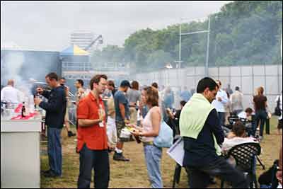 پشت صحنه و حیاط مخصوص خبرنگارها - بوی کباب وگفتگو!