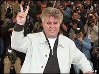 آلمادووار در افتتاحیه جشنواره کن پنجاه وهفتم