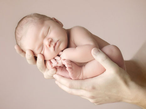 Foto do livro "Sleeping Beauties: Newborns in Dreamland