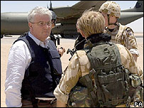 وزير دفاع بريتانيا در سفر به جنوب افغانستان