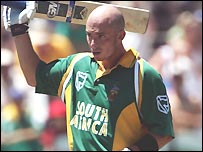 گبز کی ایک روزہ میچوں میں یہ چودہویں سنچری تھی