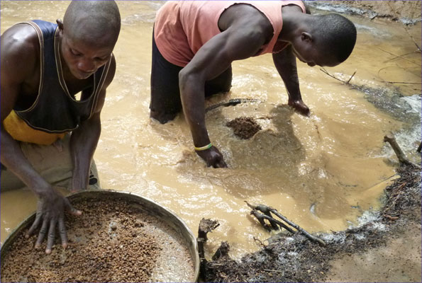 Diamond miners near the town of Bo in Sierra Leone