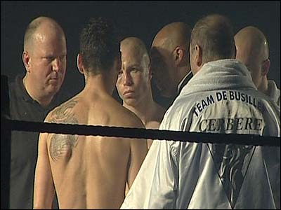 Jon Thaxton faces Christophe de Busillet