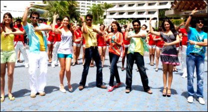 गोलमाल रिटर्न्स