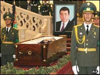 پيکر صفرمراد نيازاف