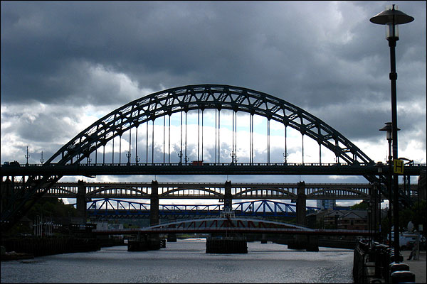 BBC记者沈平用傻瓜数码相机带读者畅游英格兰北部重镇纽卡斯尔（Newcastle）。