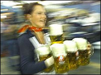 Bia Đức trong ngày hội Oktoberfest