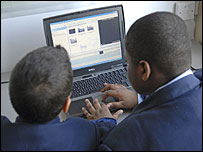 Crianças no computador