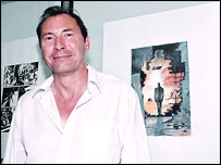 David Lloyd, ao lado de uma de suas criações