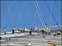 Kalatráva - střecha hlavního stadionu