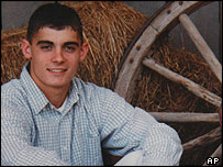 جيسن الکساندر از دوستان دوره کودکی خانم اسپيرز است