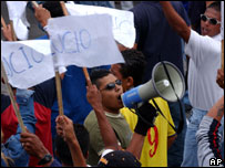 Manifestantes pró-Lucio Gutiérrez em Quito