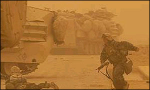 इराकी विरोध का सामना करते अमरीकी सैनिक