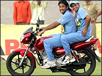 धोनी और रैना