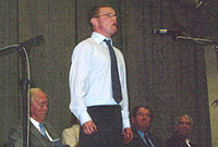 Dafydd Jones yn canu'r Cywydd Croeso