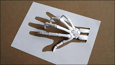 White Hand, 2007, de Peter Callesen (www.petercallesen.com) 