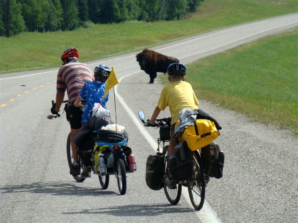 family_on_bikes_2.jpg