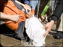 वॉटरबोर्डिंग