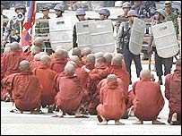 буддистські ченці 