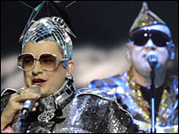 Цигель-цигель, айлюлю на третьому мікрофоні?