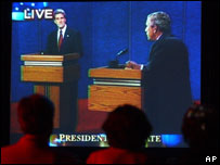 Populares assistem debate entre Kerry e Bush