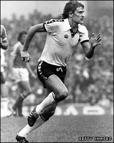 Glenn Hoddle in action for Spurs in 1978