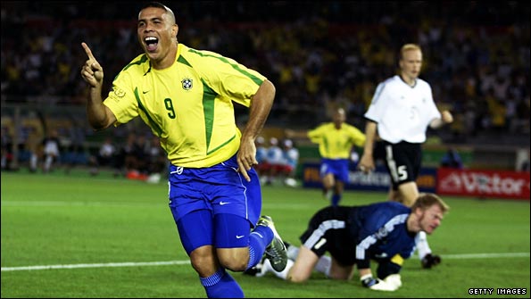 Ronaldo scores in 2002 World Cup final