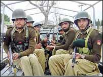 Soldados paquistaneses