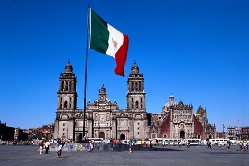 zocalo-cd-mexico-y-catedral.jpg