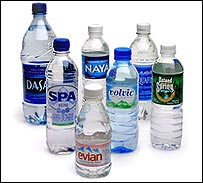 Вода в пляшках
